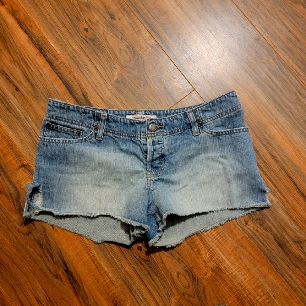 Abercrombie shorts size 6